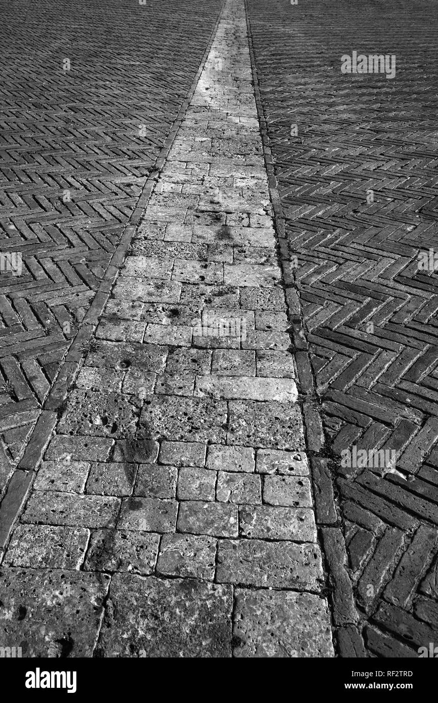 Piazza del Campo : Détail de la brique et le pavage, Sienne, Toscane, Italie : version noir et blanc Banque D'Images