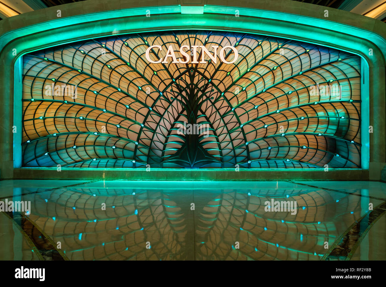Le Casino lumineux dans le hall de l'hôtel de la Galaxie Hotel and Casino à Macao, en Asie. Banque D'Images