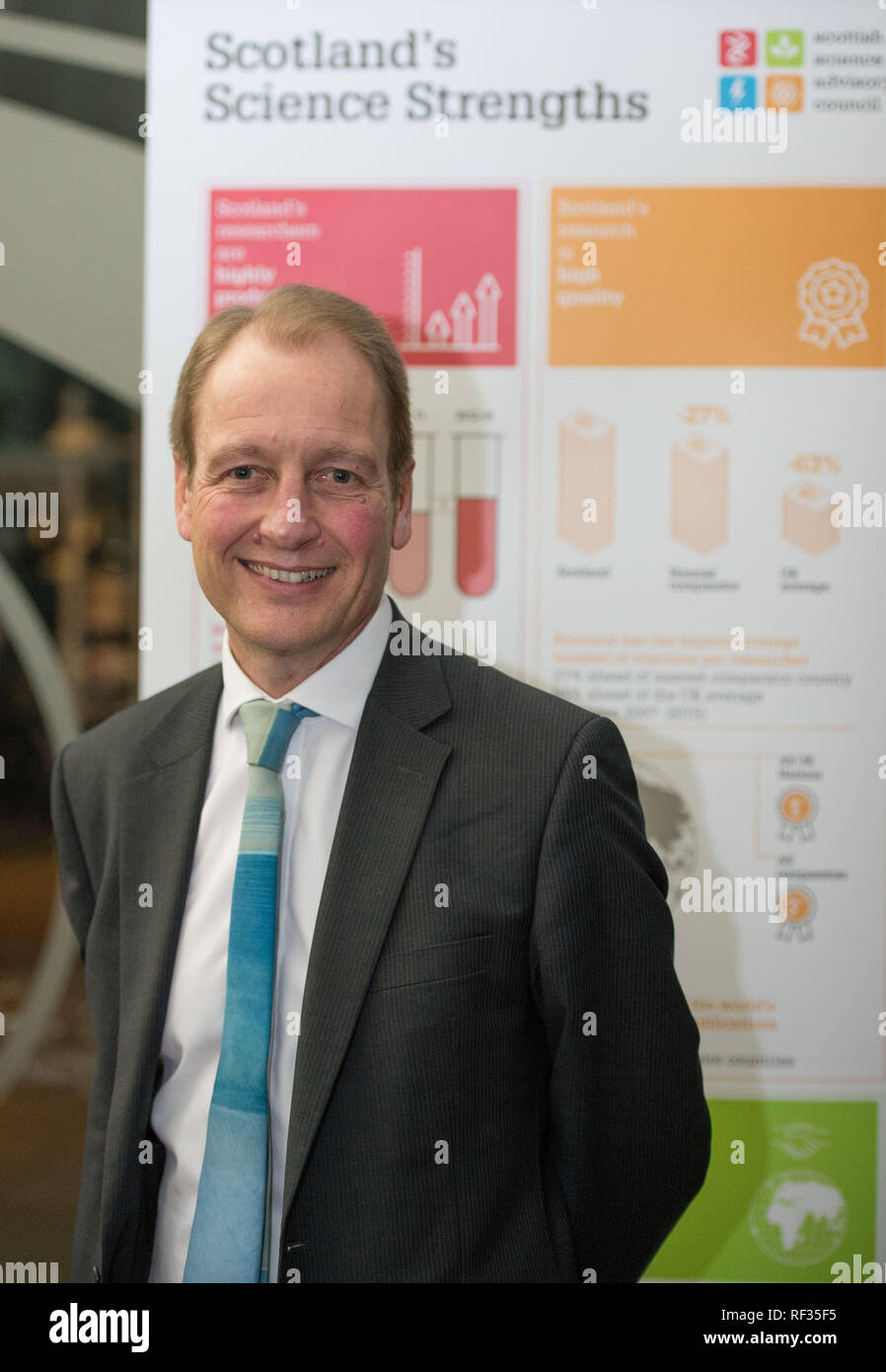 Edinburgh, Royaume-Uni. 23 janvier 2019. Ministre des sciences Richard Lochhead, Président du Conseil consultatif scientifique écossais le Professeur Paul Boyle (photo) et l'Ecosse est conseiller scientifique Professeur Sheila Rowan parler lors du lancement officiel d'un important rapport sur la science écossais. Le rapport examinera le paysage scientifique en Écosse entre 2007 et 2016 et permettra de comparer la façon dont le secteur de la science et de la recherche écossaise a joué contre d'autres pays de taille similaire. Crédit : Colin Fisher/Alamy Live News Banque D'Images