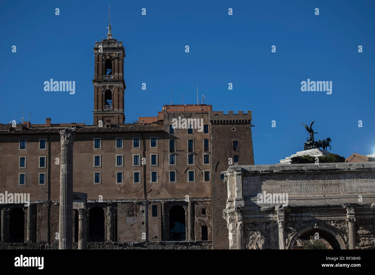 Foto Carlo Lannutti/LaPresse 15-01 - 2019 Roma, Italia Cronaca. Basilique Ulpia al Foro di Traiano Nella foto : Palazzo Senatorio Campidoglio Banque D'Images