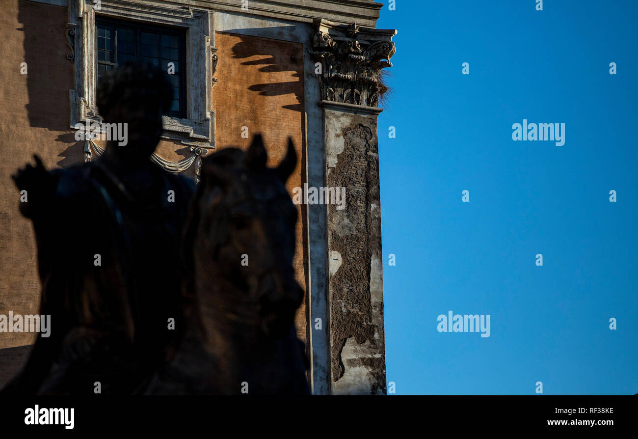 Foto Carlo Lannutti/LaPresse 15-01 - 2019 Roma, Italia Cronaca. Basilique Ulpia al Foro di Traiano Nella foto : Palazzo Senatorio Campidoglio Banque D'Images
