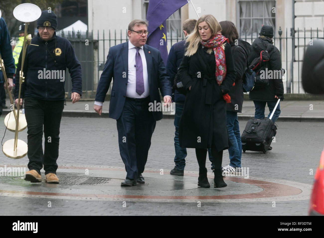 Londres, Royaume-Uni. 24 Jan, 2019. Brexiteer « Conservateur MP, Mark Francois en dehors du Parlement comme certains membres du Parlement se préparer à déposer un amendement d'étendre l'article 50 et de retarder la sortie de l'Union européenne le 29 mars pour sortir de l'impasse : Crédit amer ghazzal/Alamy Live News Banque D'Images