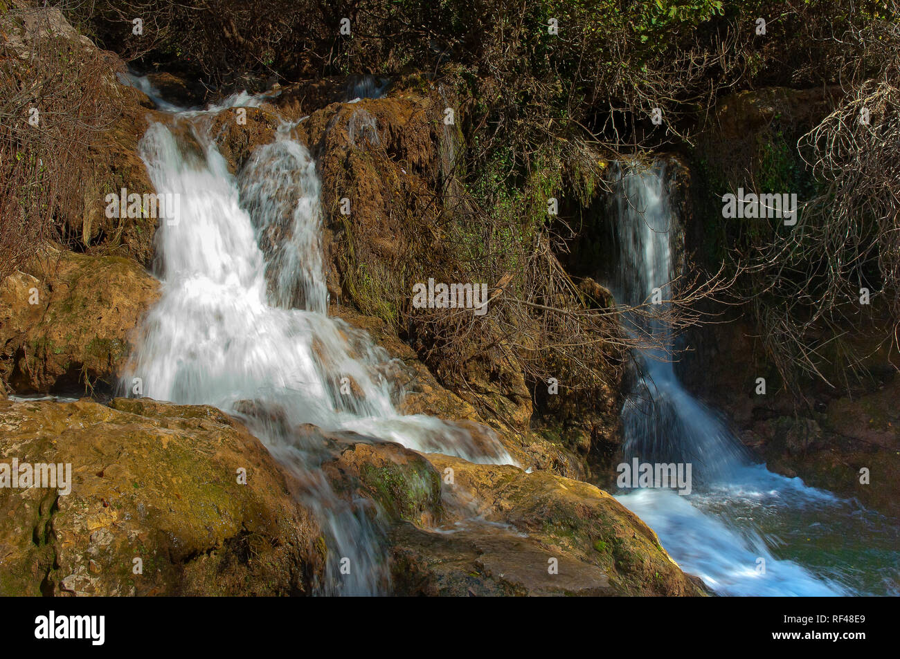 Rivière Hueznar cascades. Le Parc Naturel de la Sierra Norte. Province de Séville. Région de l'Andalousie. L'Espagne. L'Europe Banque D'Images