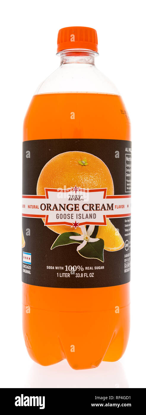 Winneconne, WI - 11 janvier 2019 : une bouteille de l'île Goose crème orange WBC soda sur un fond isolé. Banque D'Images