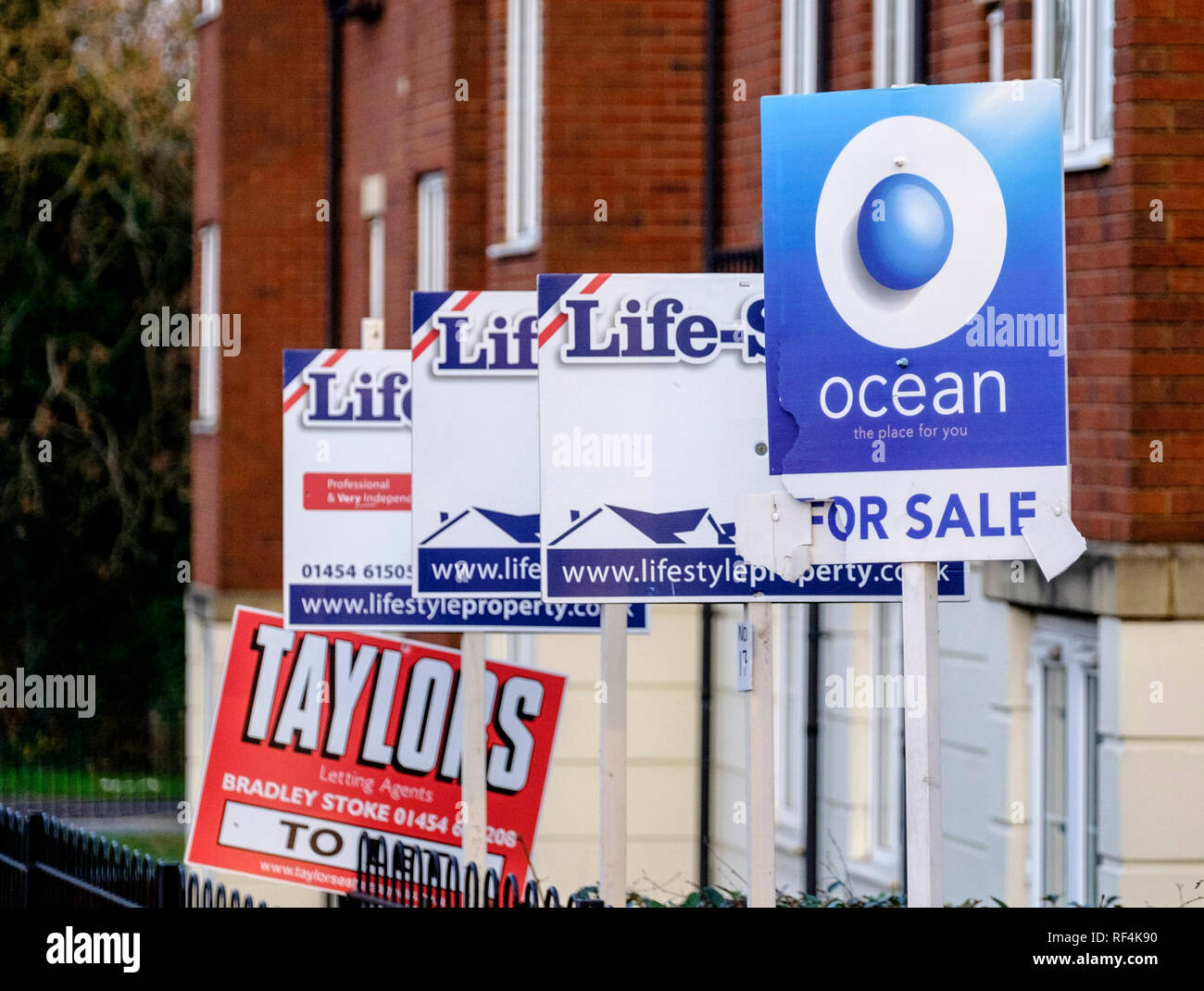 UK marché du logement. pour les ventes d'une signalisation bradley stoke. sud glos Banque D'Images