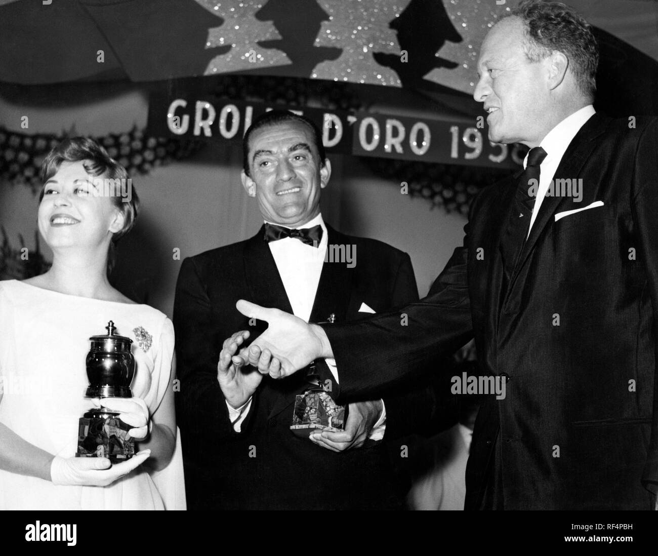 Grolla d'oro, van heflin, Giulietta Masina, Luchino Visconti, 1959 Banque D'Images