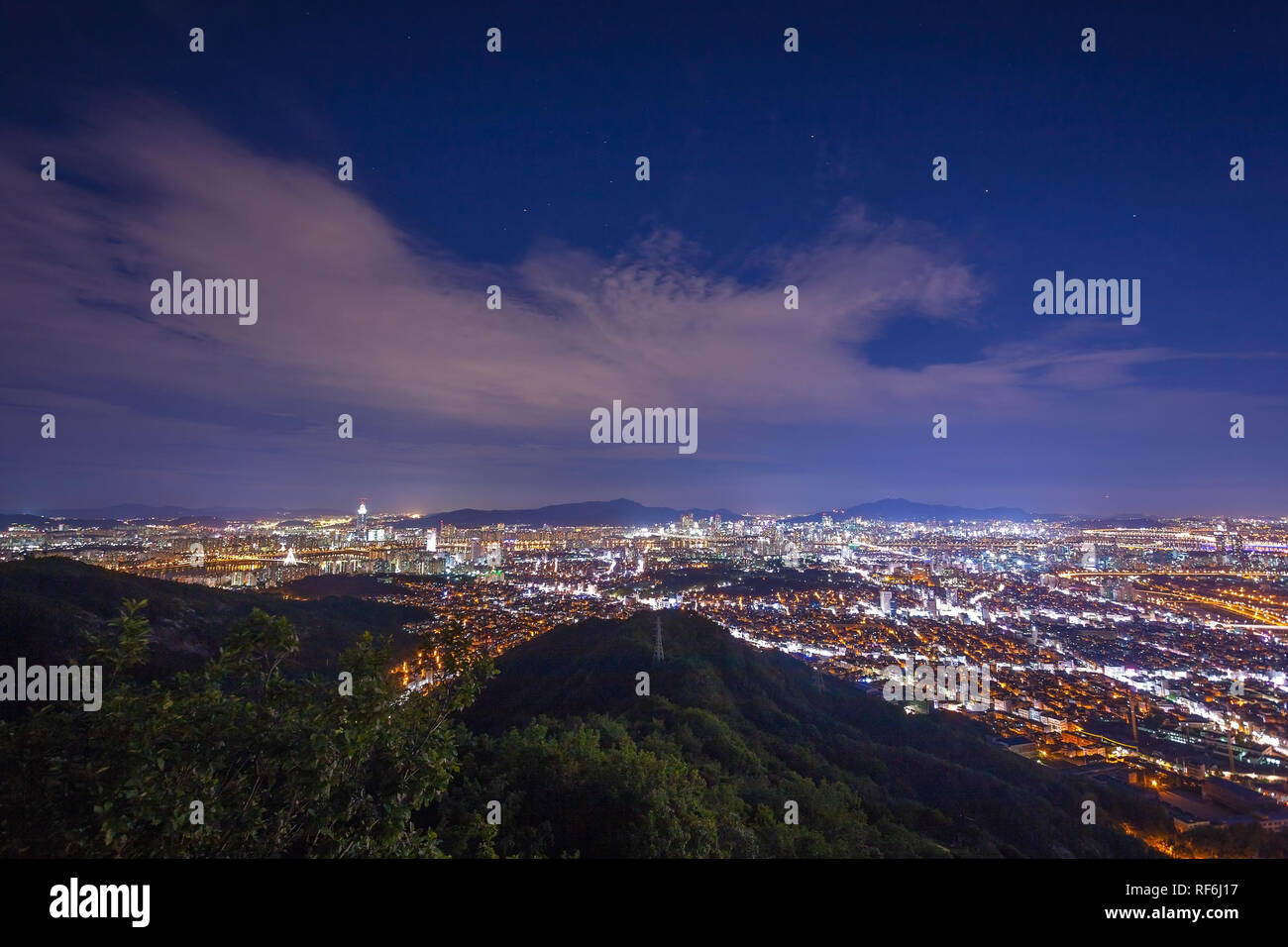 La ville de Séoul, Séoul la nuit, et les toits de gratte-ciel, la Corée du Sud. Banque D'Images