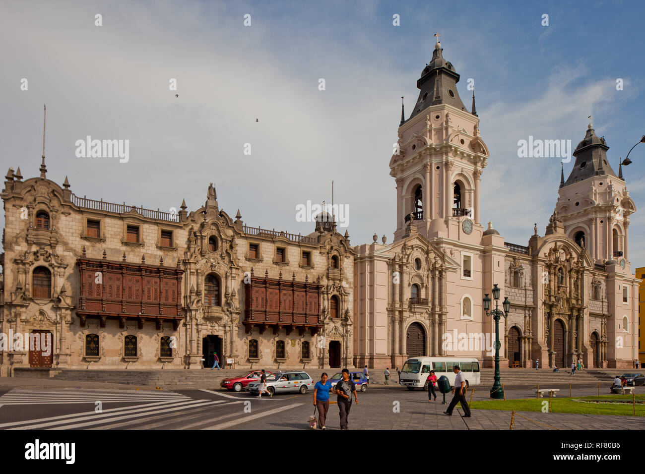 La plaza de Armas et les édifices à Lima, Pérou Banque D'Images