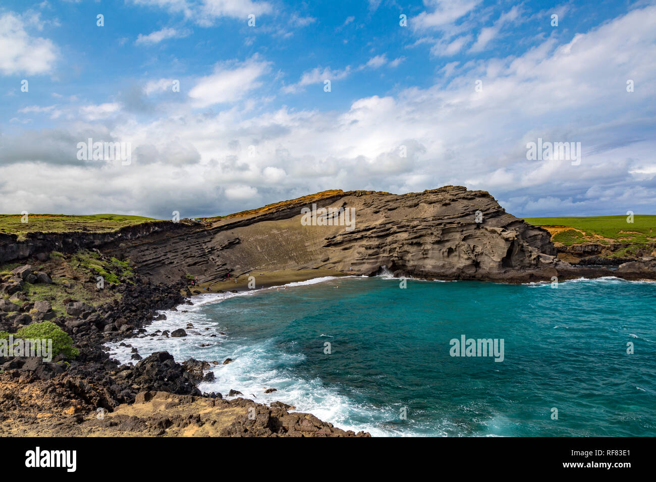 Plage de sable vert Papakolea sur la grande île de Hawaii, USA. L'un des quatre plages de sable vert dans le monde. Banque D'Images