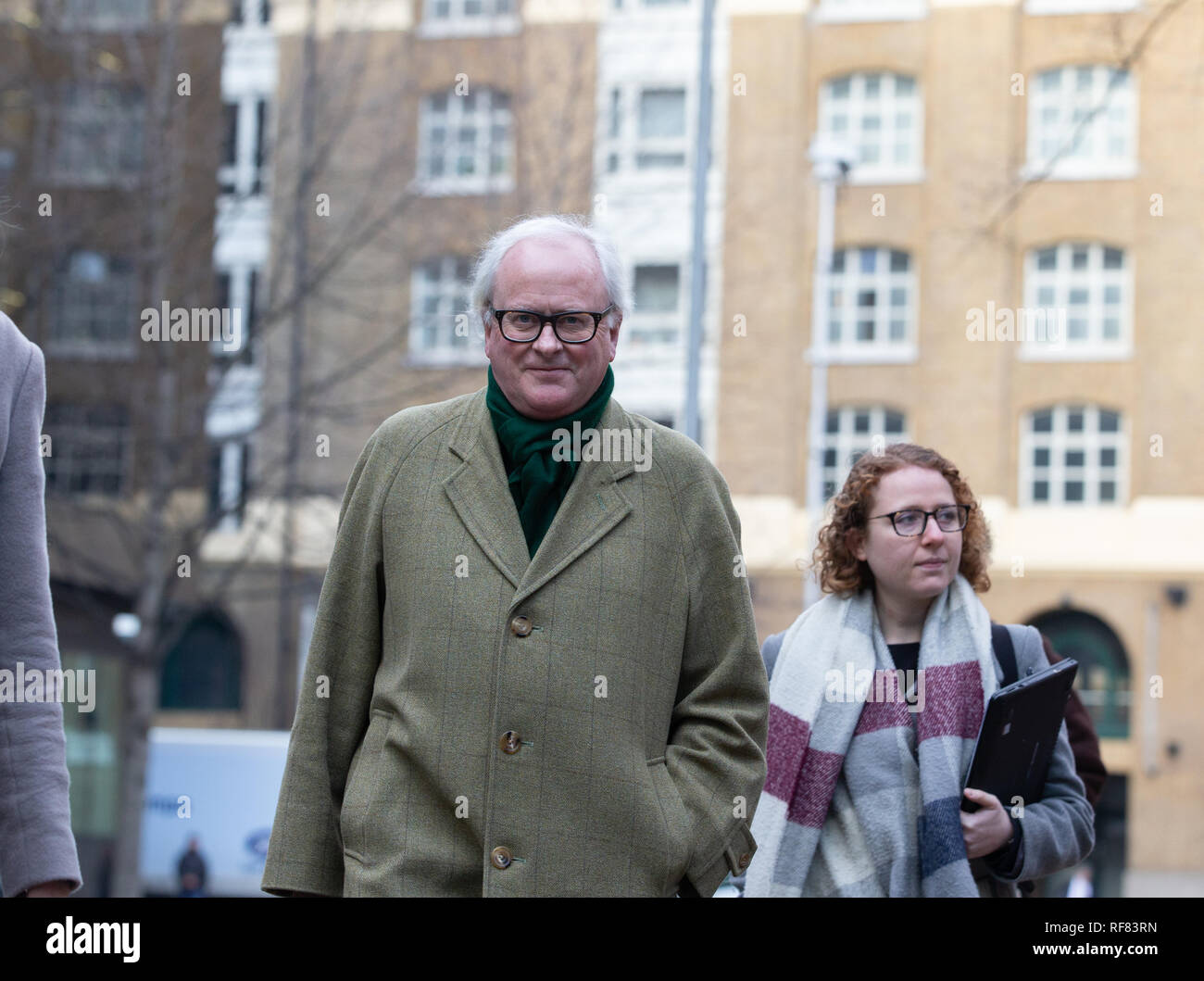 Ex Chef de la Barclays, John Varley, arrive à Southwark Crown Court pour faire face à des accusations de fraude après un £12 milliards de fonds d'investisseurs qataris. Banque D'Images