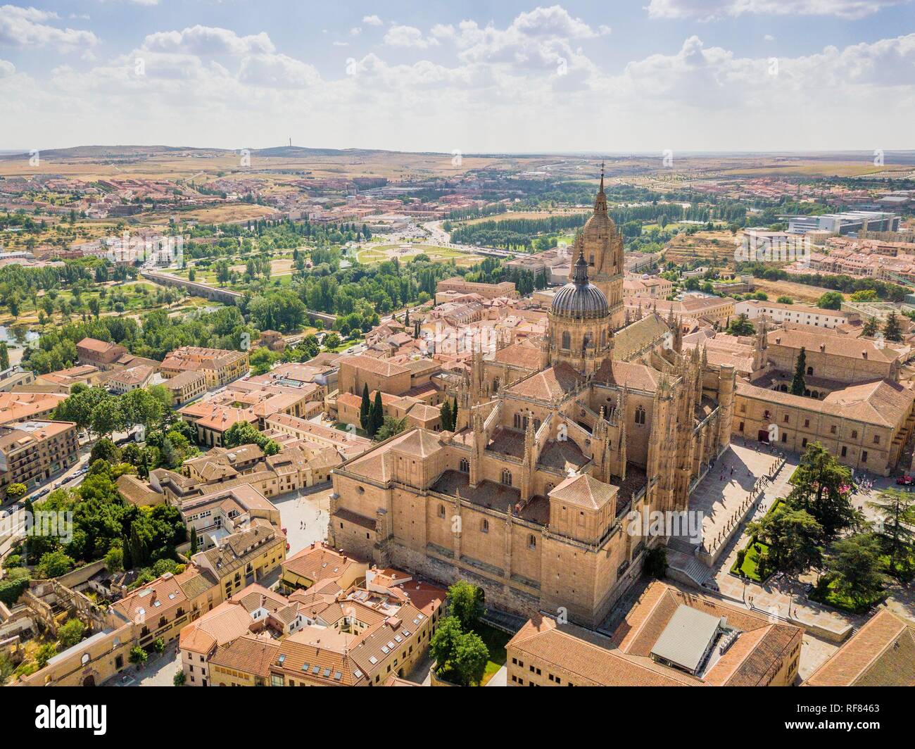 Drone image de Salamanca avec nouvelle et ancienne cathédrale, Espagne Banque D'Images