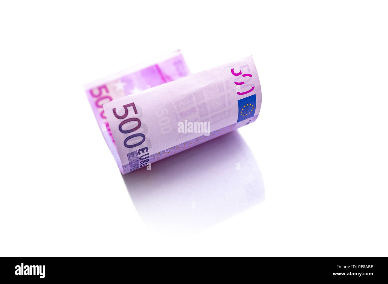 Cinq cents euros note sur fond blanc. Banque D'Images