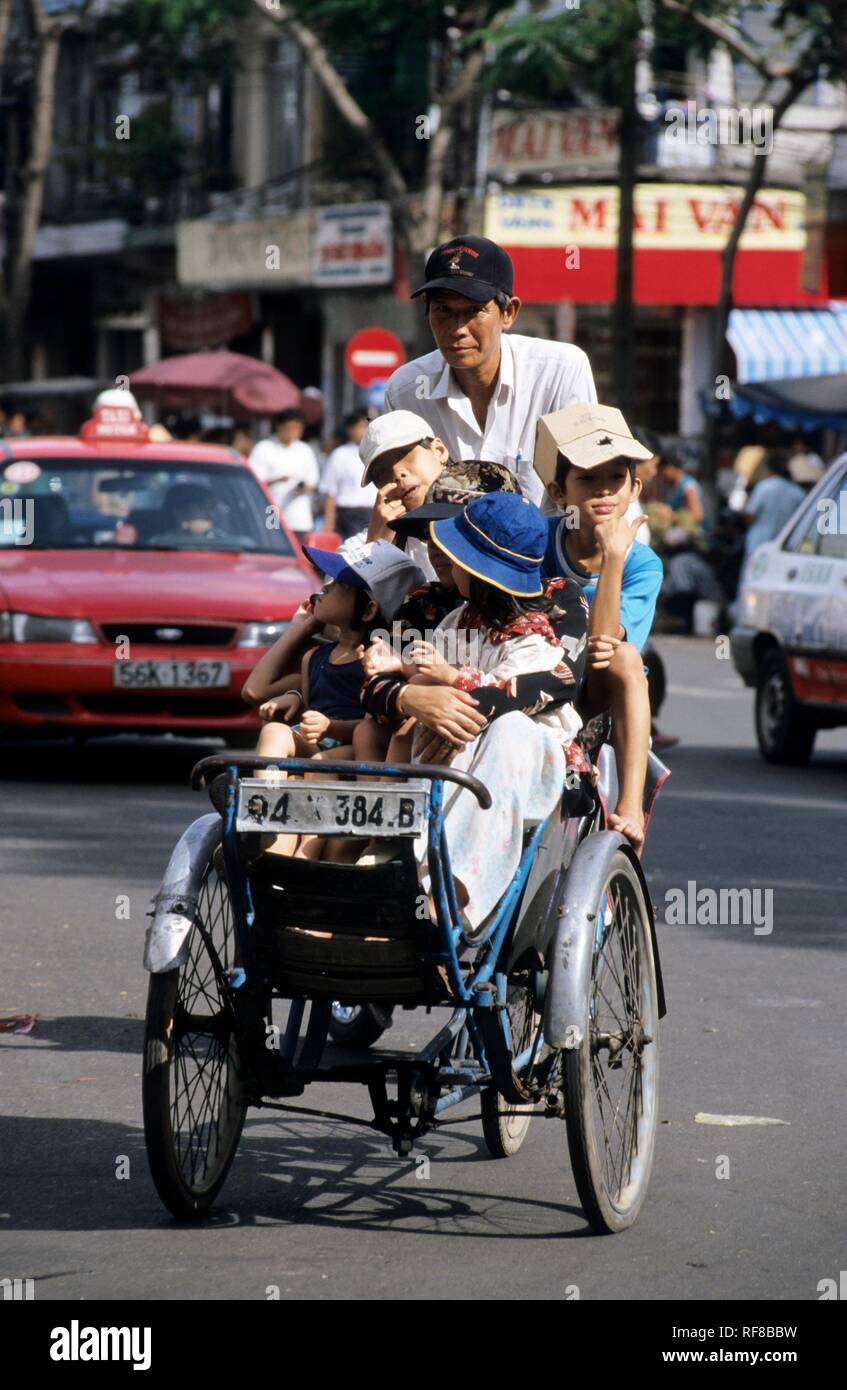 Rickshaw transportant des marchandises à Ho Chi Minh Ville (Saigon), Vietnam, Asie Banque D'Images