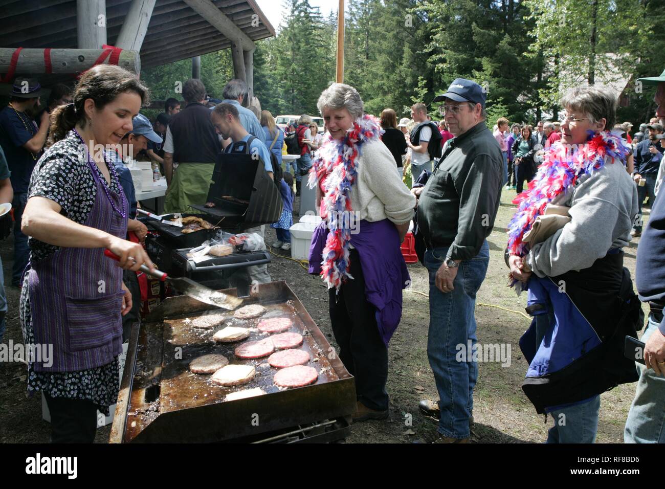 Installations pour Barbecue, jour de l'indépendance, 4 juillet célébrations à Gustavus : population 400, Alaska, USA, Amérique du Nord Banque D'Images