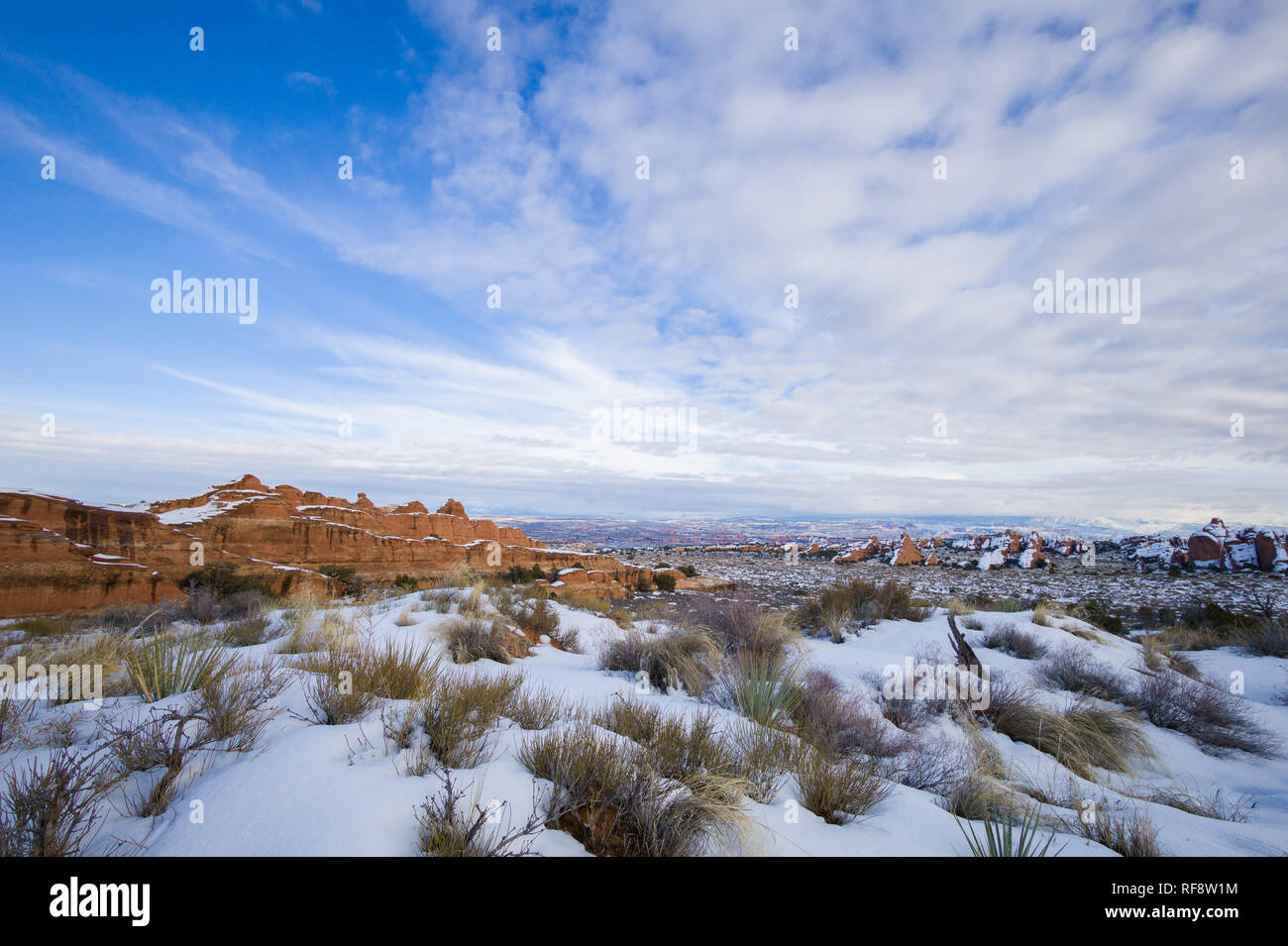 L'hiver est le moment idéal pour visiter Arches National Park dans l'Utah, où le parc est moins bondé et il y a une chance de neige recouvrent le paysage Banque D'Images