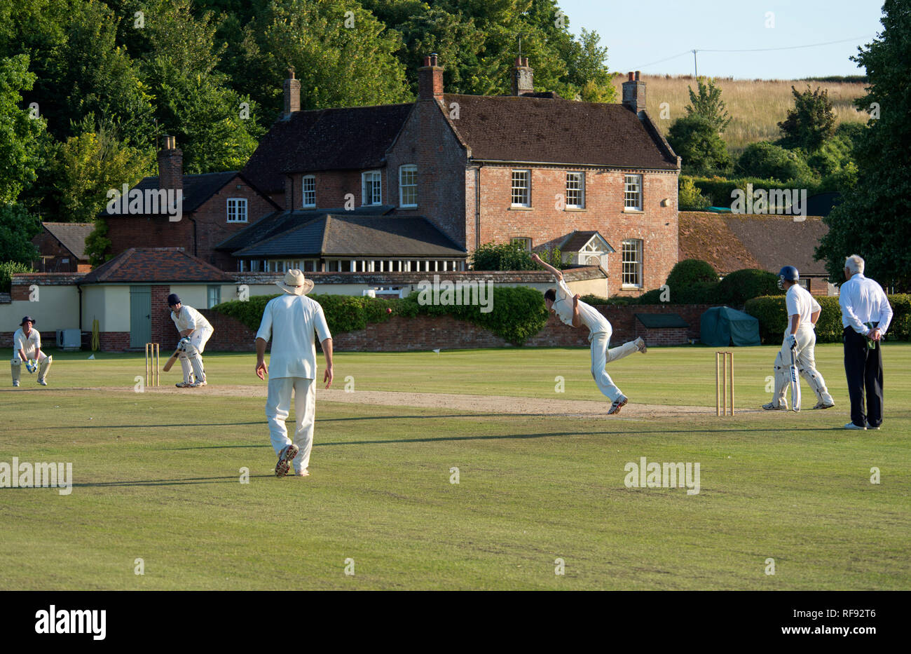 Maison Bowerswaine Gussage, Tous les Saints, Dorset, qui comprend son propre terrain de cricket en pleine dimension Banque D'Images