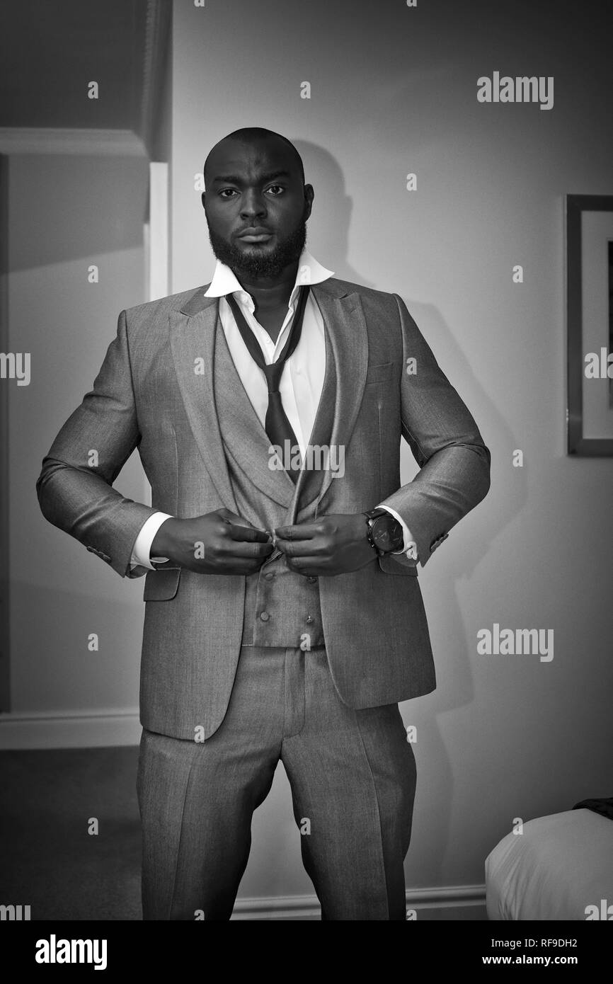 La préparation de la marié mariage dans une chambre d'hôtel Banque D'Images