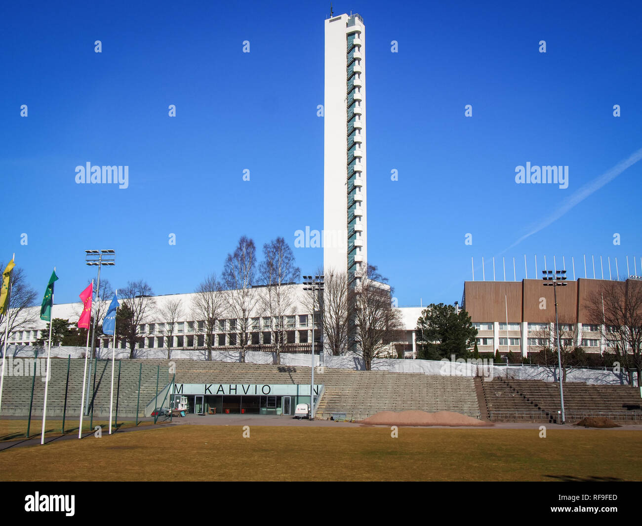 HELSINKI, FINLANDE-MARS 27, 2016 : La tour du Stade Olympique d'Helsinki Banque D'Images
