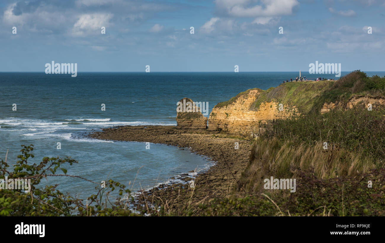 Vestiges de l'bunkers de béton allemand qui faisaient partie du mur de l'Atlantique en 1944 à Ponte du Hoc en Normandie Banque D'Images