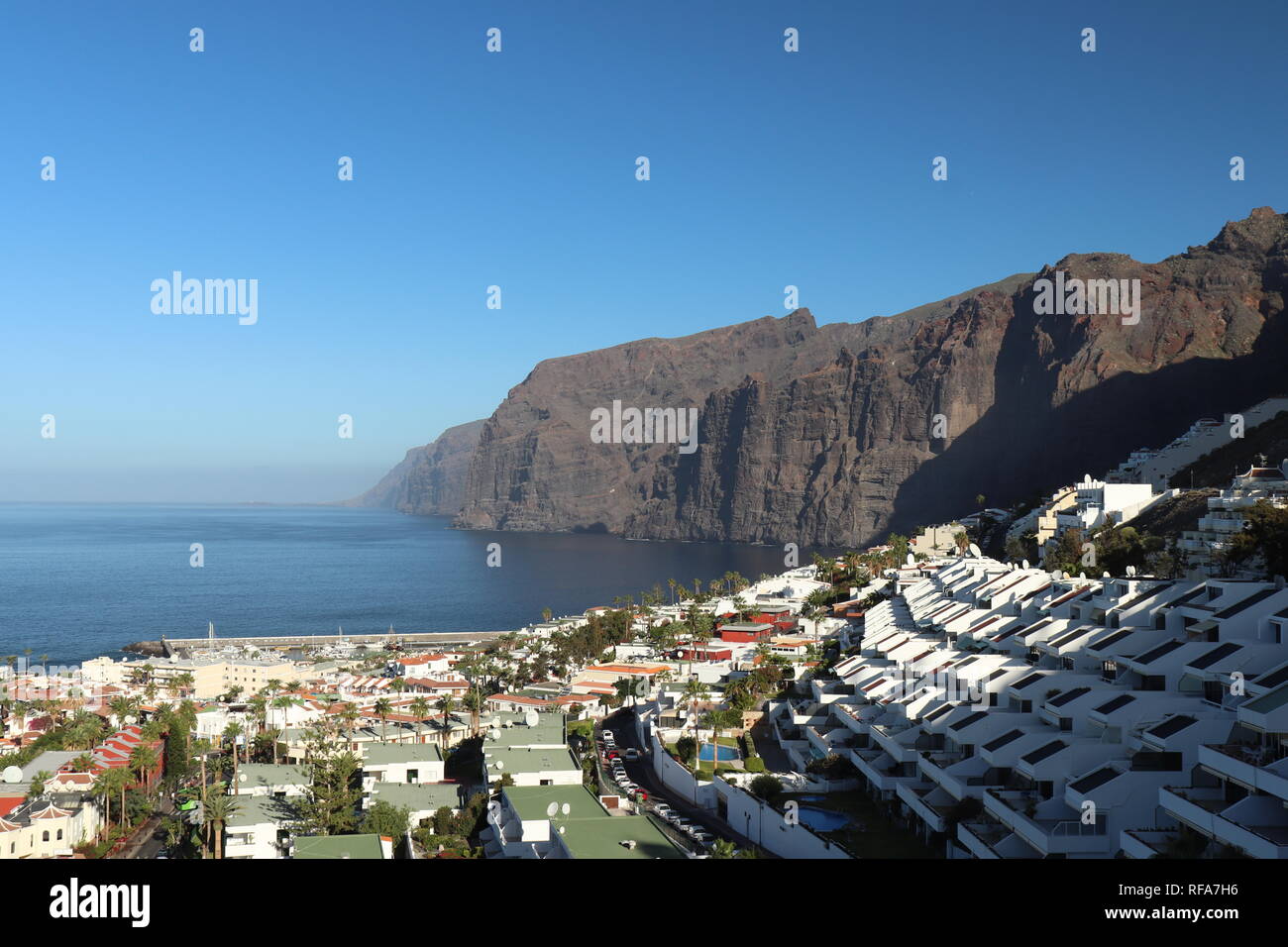 Los Gigantes ville de villégiature sur l'île de Tenerife dans les îles Canaries Banque D'Images