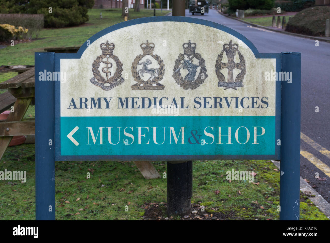 Inscrivez-vous à l'extérieur du musée de médecine militaire (Army Medical Services), Keogh Barracks, Mytchett, Surrey, UK Banque D'Images