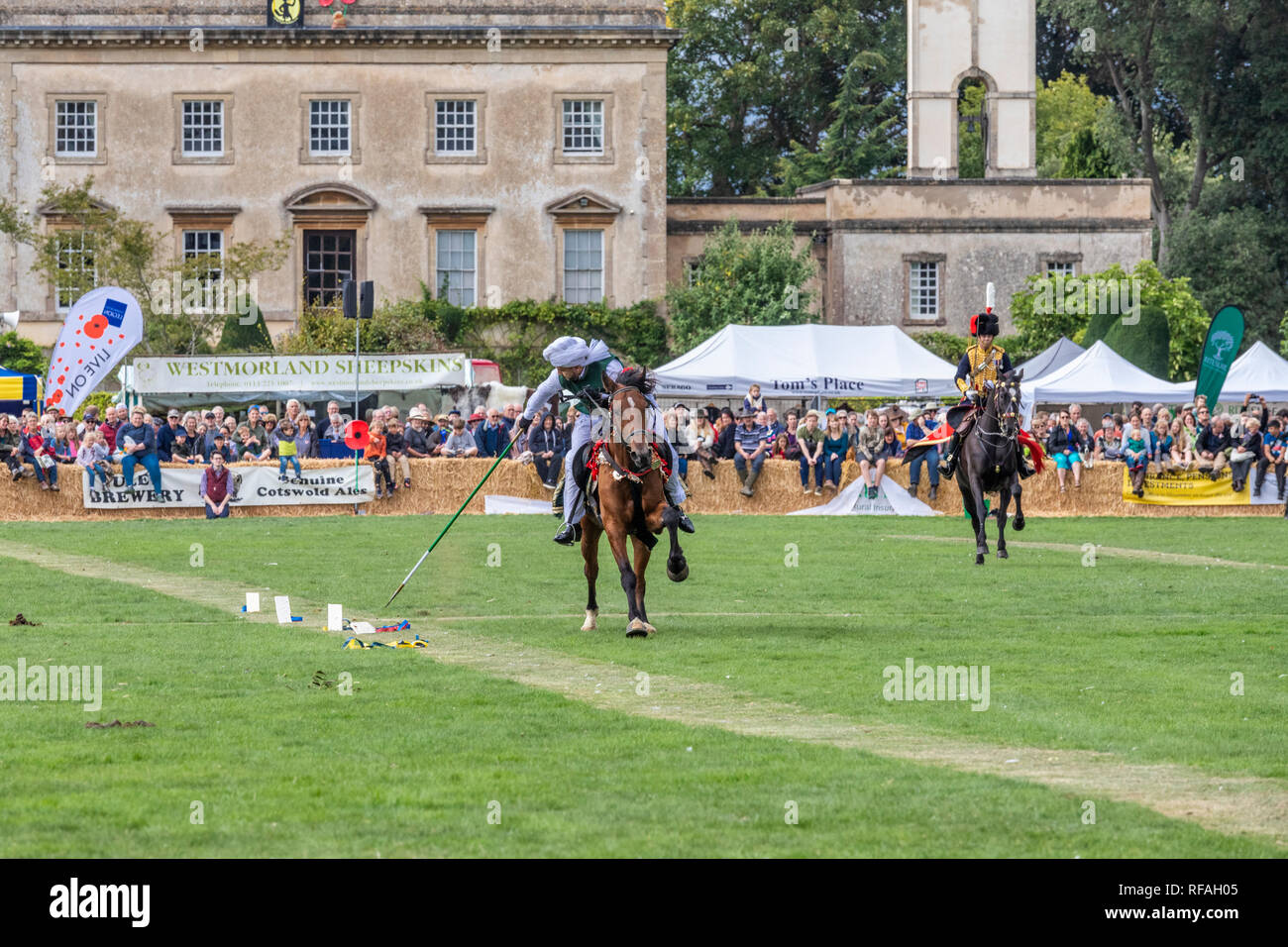 Une démonstration de l'arrimage de la tente à cheval à l'Frampton Country Fair 2018 tenue à Frampton, Cour Frampton sur Severn, Gloucestershire UK Banque D'Images