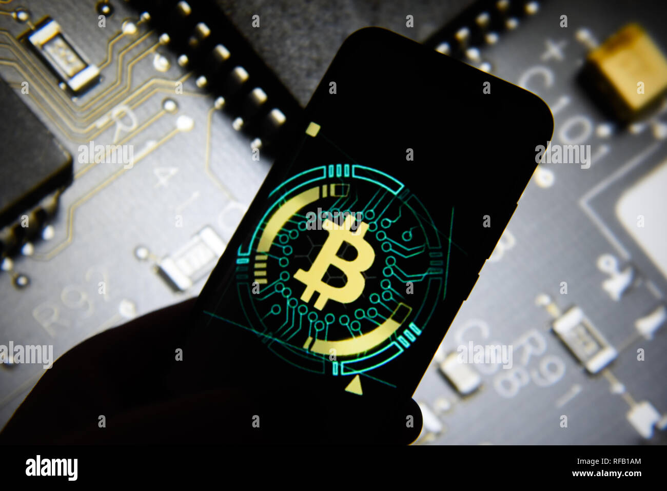 Logo Bitcoin est vu sur un téléphone mobile Android. Banque D'Images