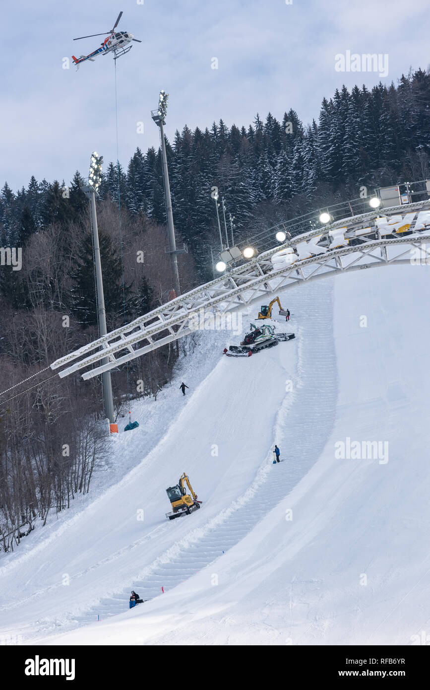 Schladming, Styrie, Autriche. 25 Jan, 2019. Travaux de construction et le transport par hélicoptère sur le stade avant l'Nightrace Planai à Schladming, Coupe du Monde de Slalom nocturne 29.01.2019 - 22ème Slalom nocturne sur le crédit de Planai : Tomasz Live News Alamy/Koryl Banque D'Images