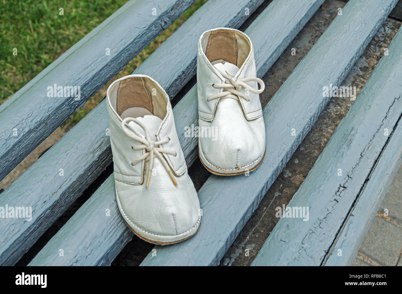 Les petites chaussures pour enfants concu pour les enfants de 1 a 3 ans Photo Stock Alamy