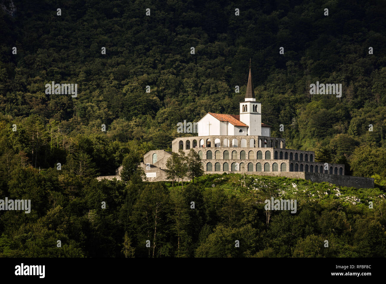 Église St Anton, Kobarid, Slovénie Banque D'Images