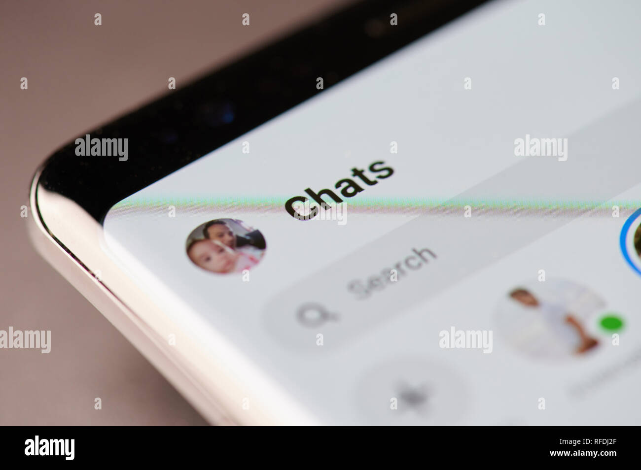 New York, USA - 24 janvier 2019 : Facebook Messenger Clavardage menu sur écran de l'appareil pixelisées vue rapprochée Banque D'Images