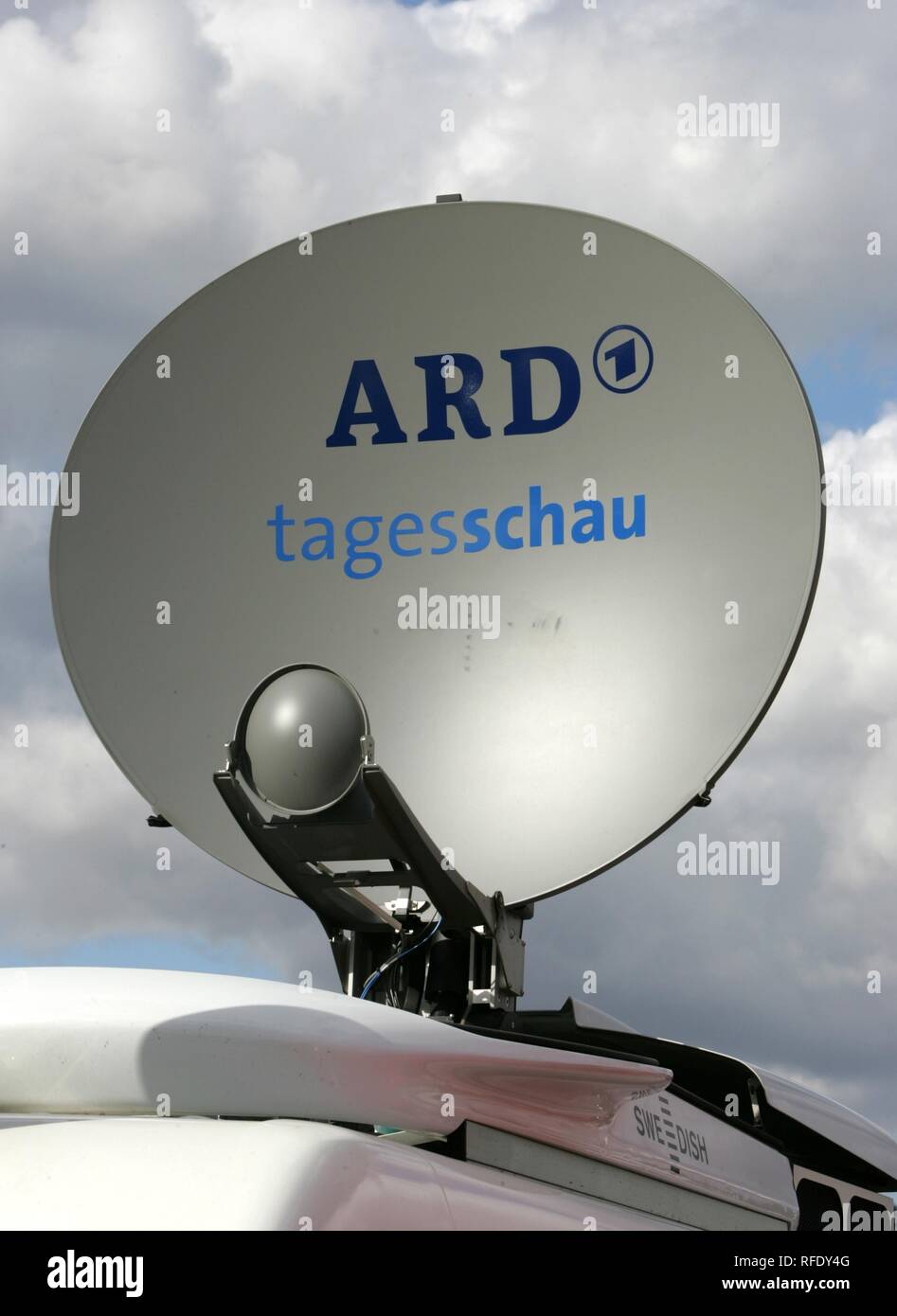 La parabole de l'unité de diffusion extérieure, German TV Photo Stock -  Alamy