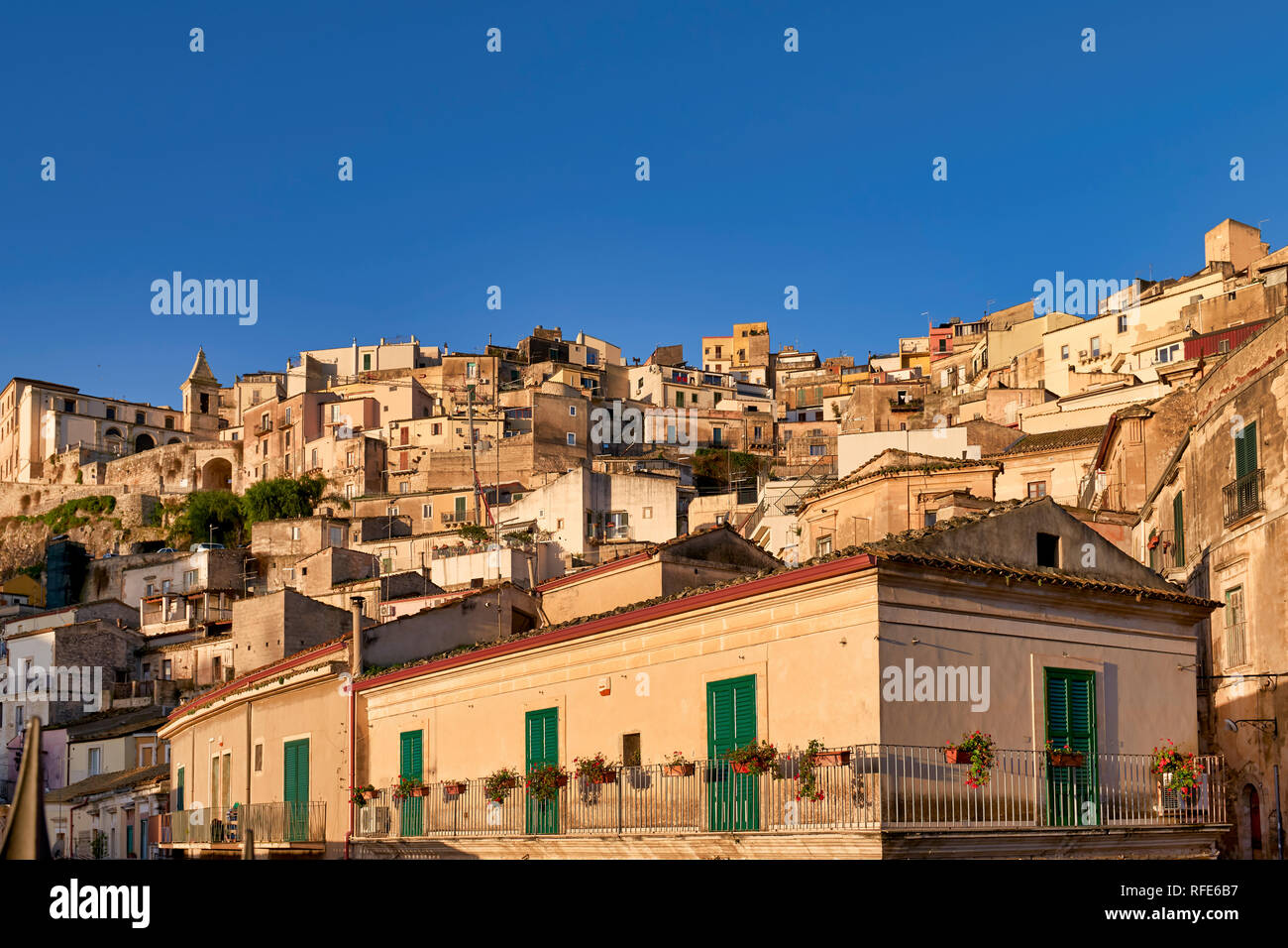 Vue sur la vieille ville de Ragusa Ibla Sicile Italie Banque D'Images