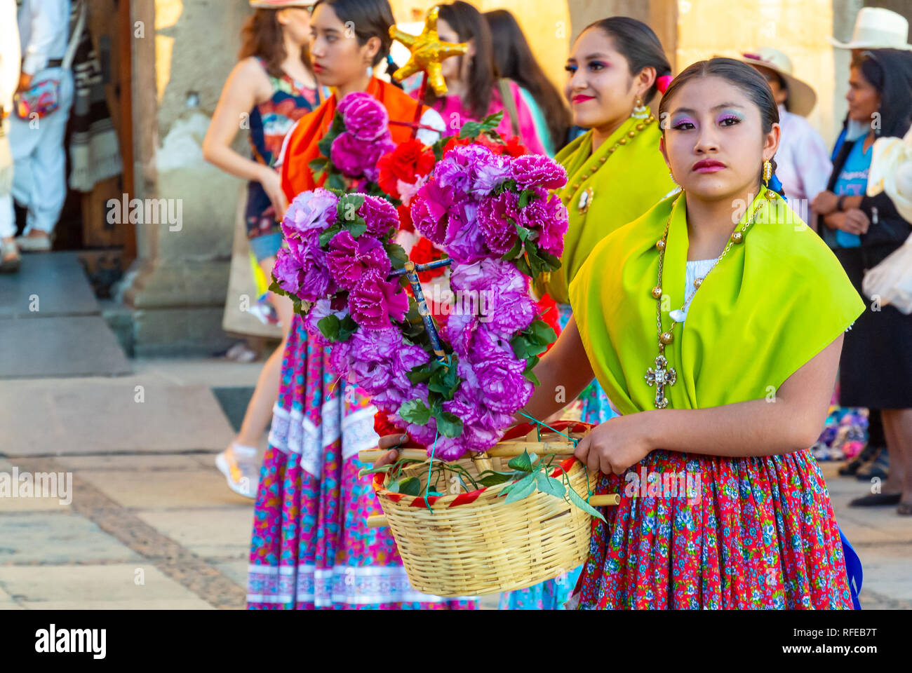Femme dans un costume traditionnel, Oaxaca, Mexique Banque D'Images