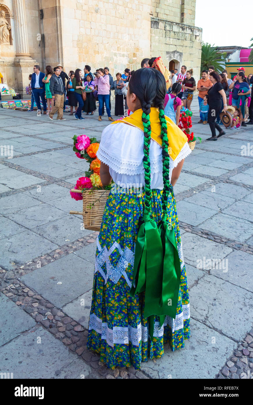 Femme dans un costume traditionnel, Oaxaca, Mexique Banque D'Images