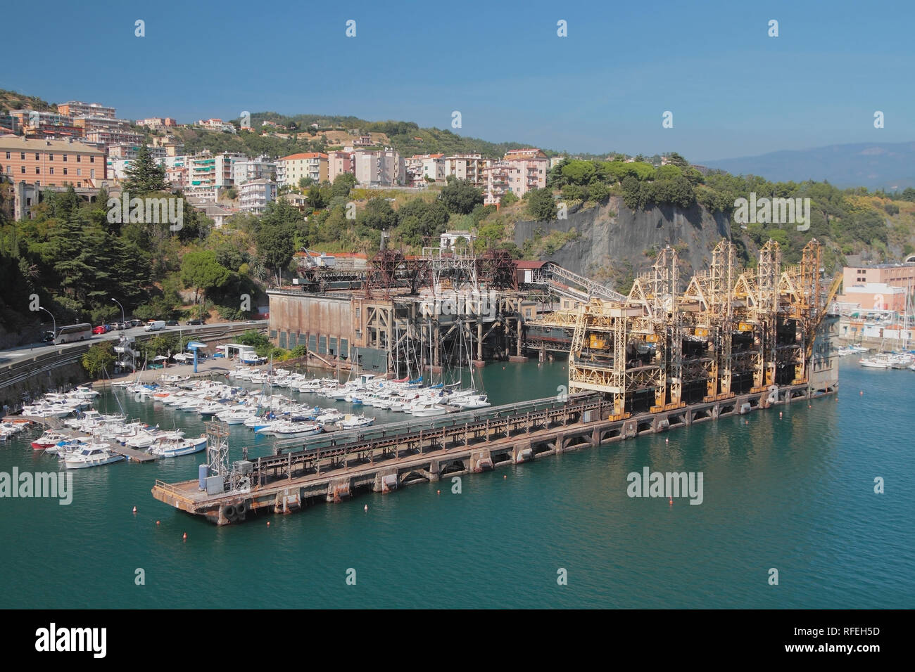 Savona port Banque de photographies et d'images à haute résolution - Alamy