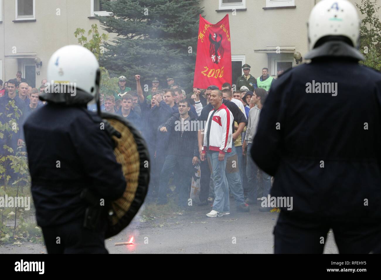 L'Allemagne, l'exercice de la police : Weeze des unités de la police allemande et néerlandaise, l'action contre les fans de football violents Banque D'Images