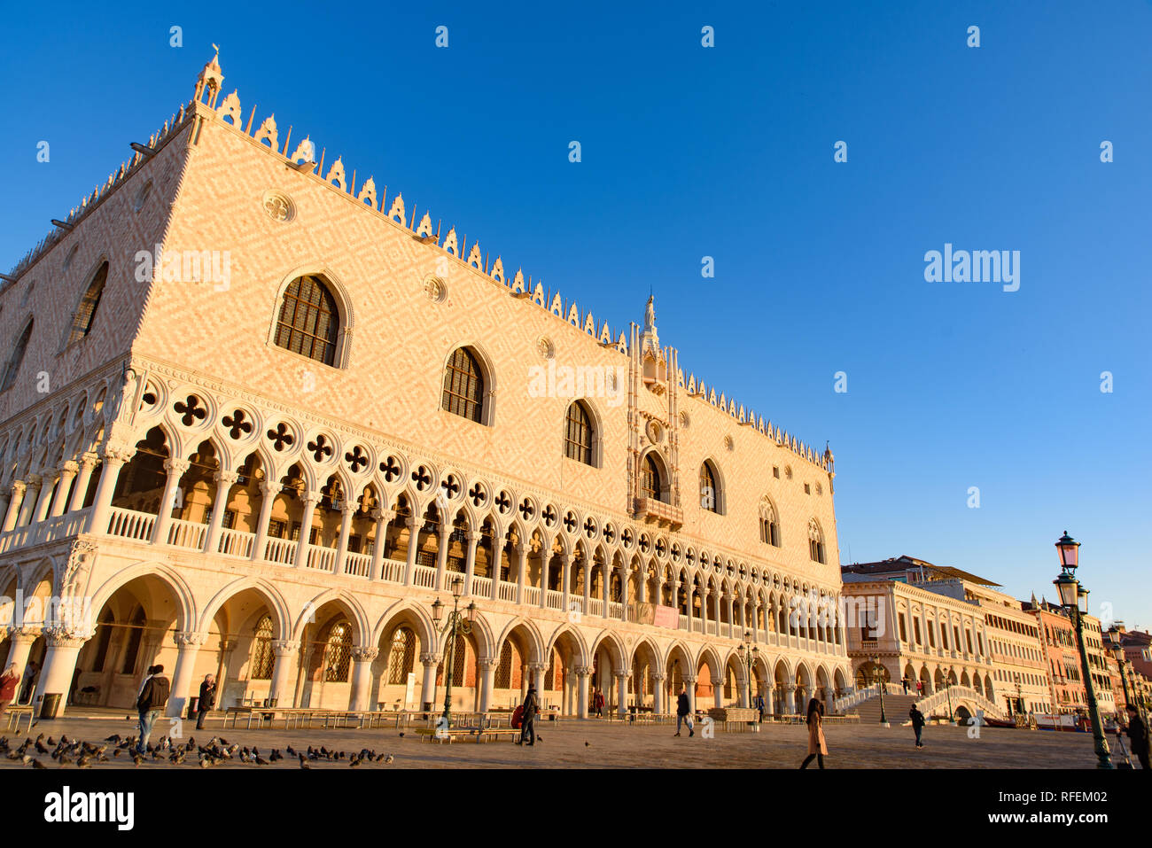 Du Palais des doges à la place Saint-Marc (Piazza San Marco), Venise, Italie Banque D'Images