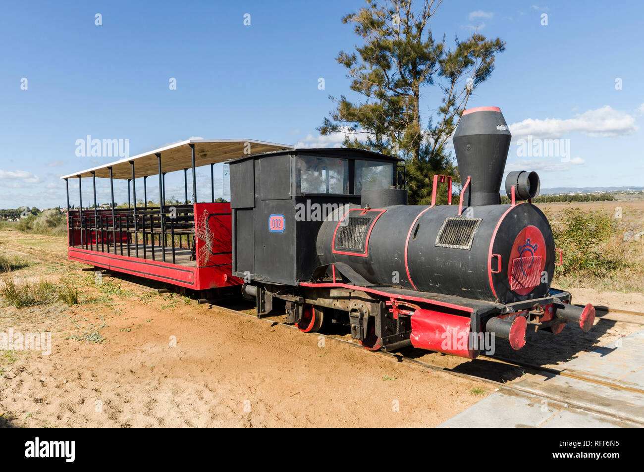 La Praia do Barril Mini train Chemin de fer, la plage de Praia do Barril, Tavira, Algarve, Portugal. Banque D'Images