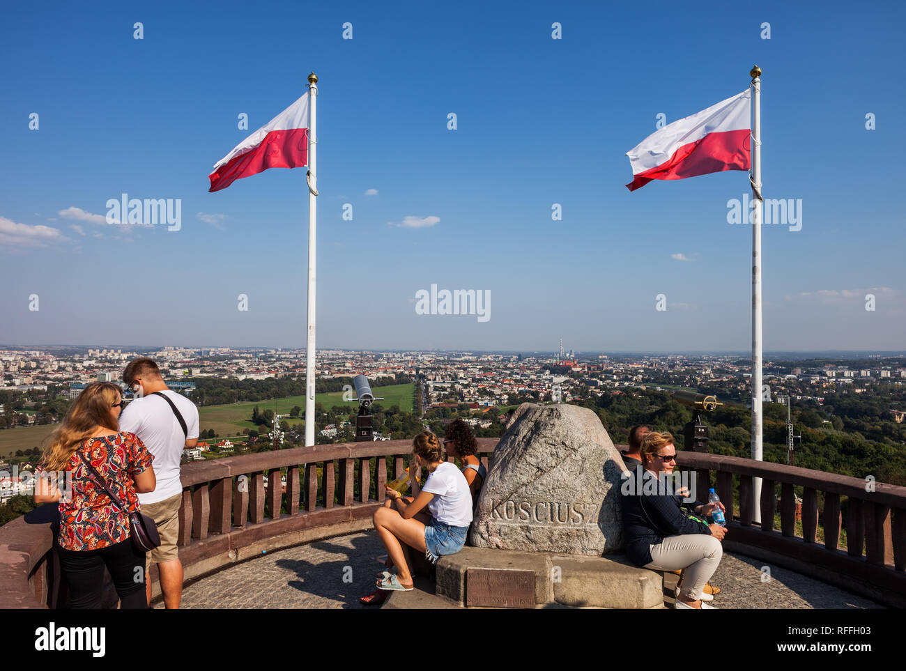 Les gens en haut de la butte de Kosciuszko dans ville de Cracovie, Pologne, ville monument à partir de 1823, consacrée à l'Amérique et héros militaire polonais Tadeusz Kosci Banque D'Images
