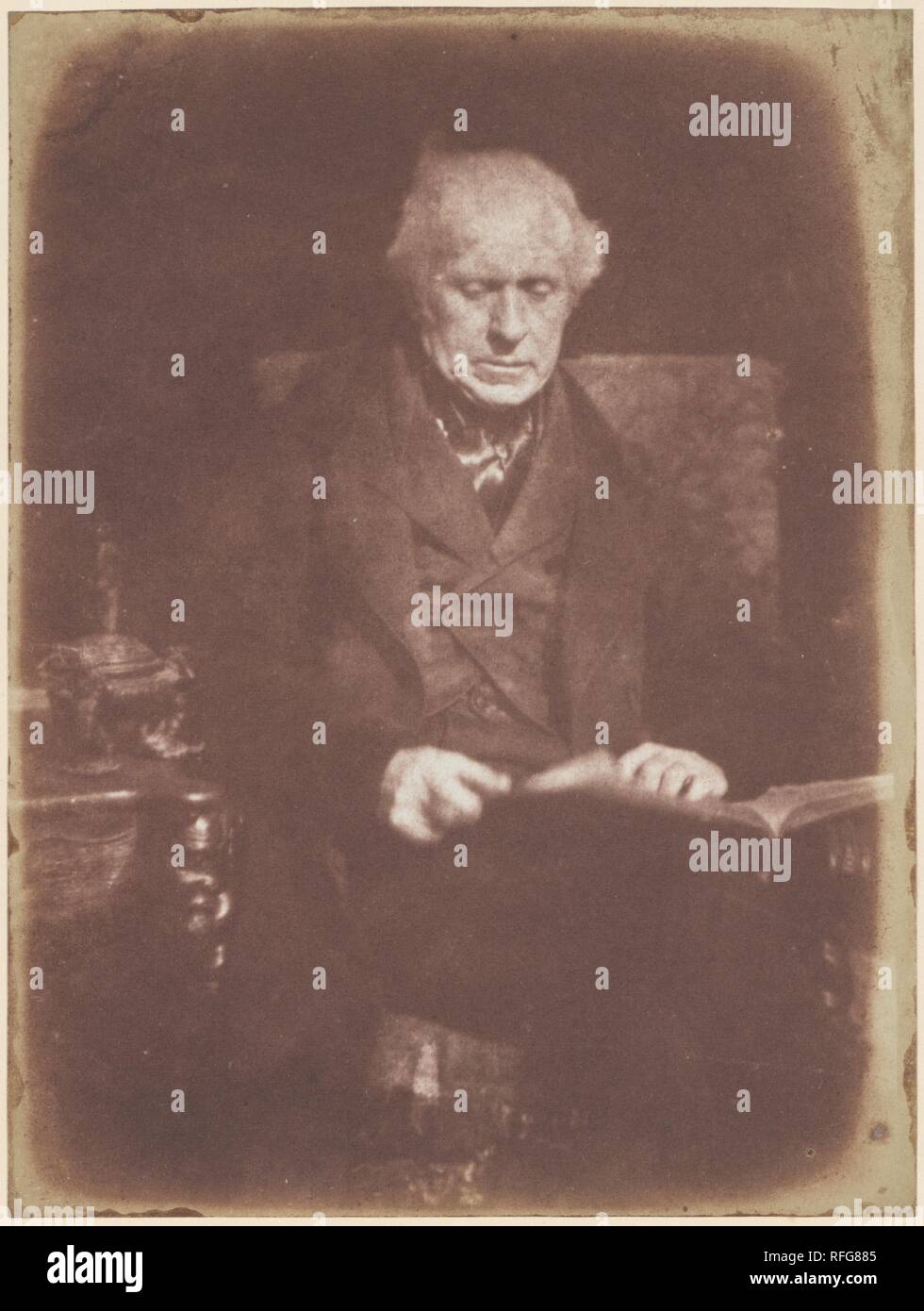 Sir David Brewster. Artiste : David Octavius Hill (British, Perth, Écosse 1802-1870 Édimbourg, Écosse) ; Robert Adamson (British, Saint Andrews, Écosse 1821-1848 Saint Andrews, Écosse). Dimensions : 20,2 x 15,1 cm (7 15/16 x 5 15/16 in. ). Personne en photographie : Sir David Brewster (British, Jedburgh, Écosse 1781-1868 Melrose). Studio de photographie : Hill et Adamson (1843-1848) britannique, active. Date : ca. 1844. Un éminent physicien à l'Université de Saint Andrews en Ecosse, Sir David Brewster était parmi les correspondants scientifiques Talbot et l'un des premiers à recevoir des informations et des échantillons de la nouvelle Banque D'Images