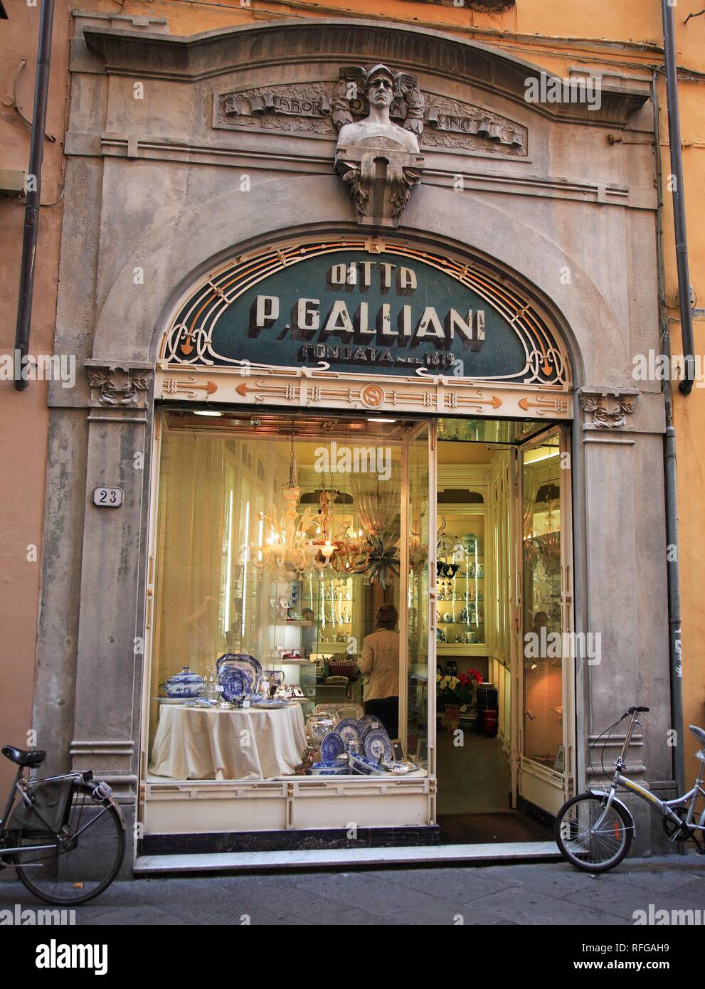 Boutique historique, Lucca, Toscane, Italie Banque D'Images