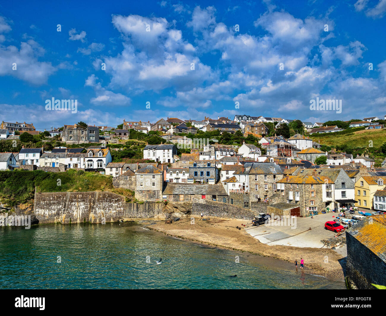 29 Juin 2018 : port Isaac, Cornwall, UK - port Isaac, où le Doc Marten séries télé est filmé, Cornwall, UK, canicule au cours de l'été. Banque D'Images