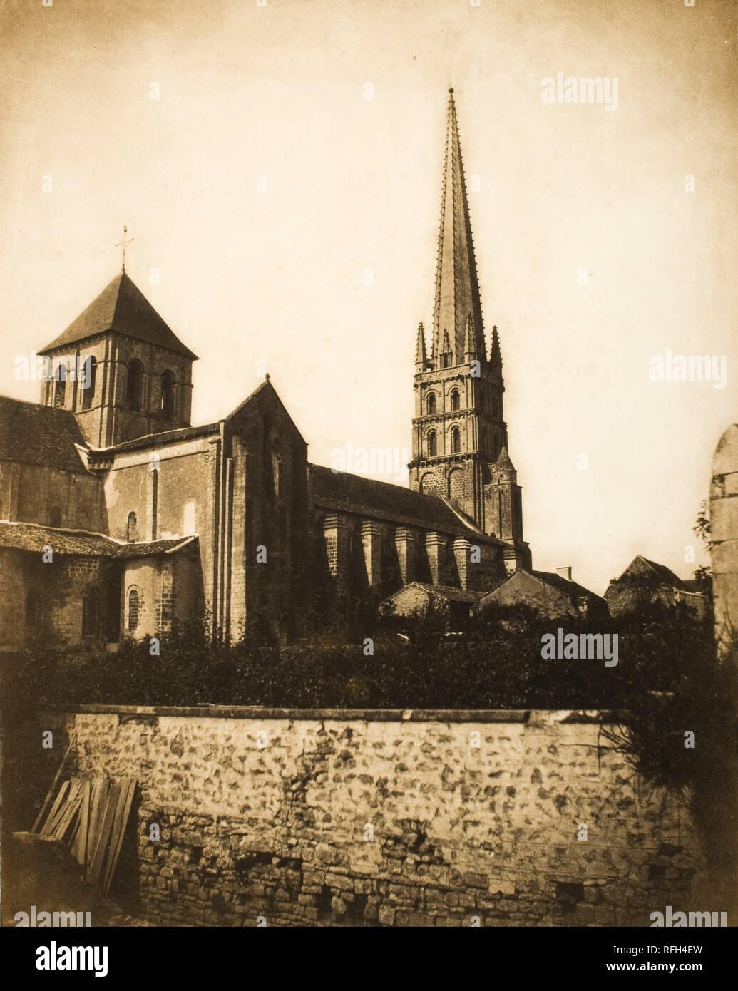 Saint Savin (Vienne). Date/Période : 1847/1855. Impression sur papier salé. Largeur : 30 cm. Hauteur : 37,7 cm (Image). Auteur : Gustave Le Gray. Banque D'Images