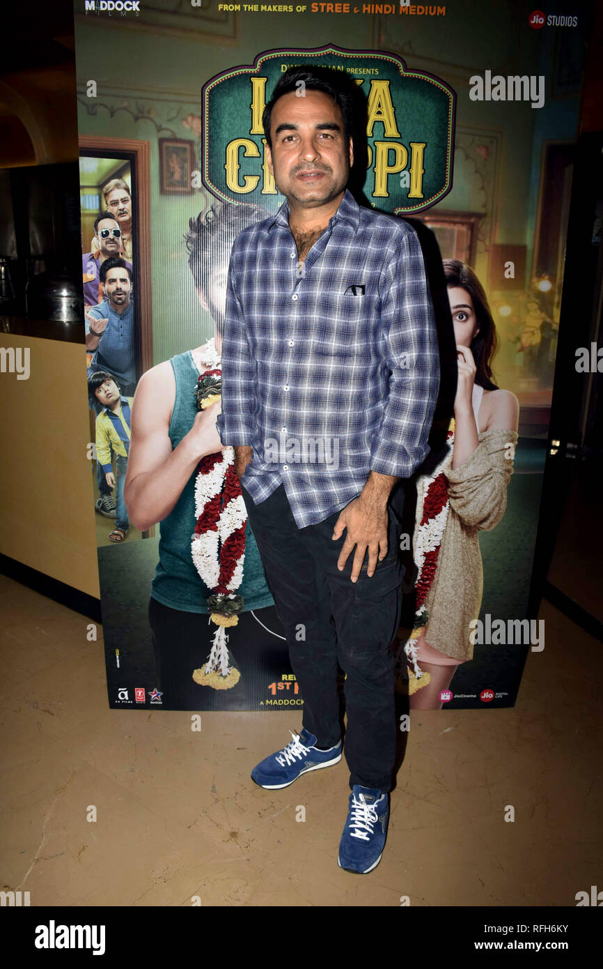 Acteur Pankaj Tripathi vu posant pour une photographie au cours de la bande-annonce le lancement de son prochain film 'Luka' Chuppi PVR à Juhu à Mumbai. Banque D'Images