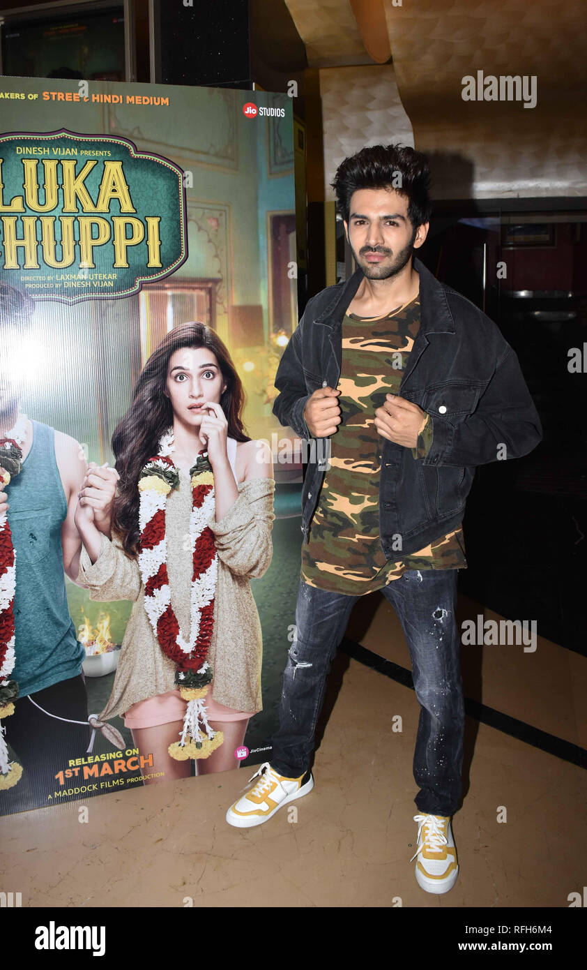 Kartik Aaryan acteur vu posant pour une photographie au cours de la bande-annonce le lancement de son prochain film 'Luka' Chuppi PVR à Juhu à Mumbai. Banque D'Images