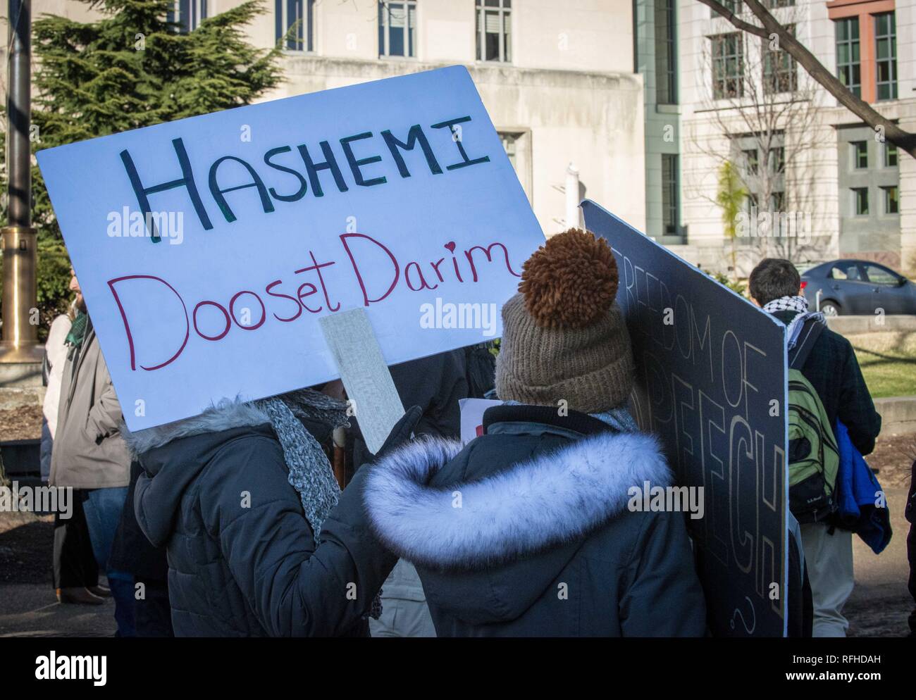 Washington, USA. 25 Jan, 2019. Marziyeh Melanie Hashemi (Franklin) a parlé à un groupe de ses partisans à Washington après avoir été libéré de prison mercredi Mai 23, 2019.Mme Hashemi a été arrêté il y a deux semaines, au moment de son arrivée aux États-Unis. Marzieh Hashemi, 59 ans, a été arrêté à l'Aéroport International de St Louis Lambert le dimanche, Jan, 13. Marzieh Hachémi est une journaliste et présentatrice de télévision American-Iranian. Credit : ZUMA Press, Inc./Alamy Live News Banque D'Images