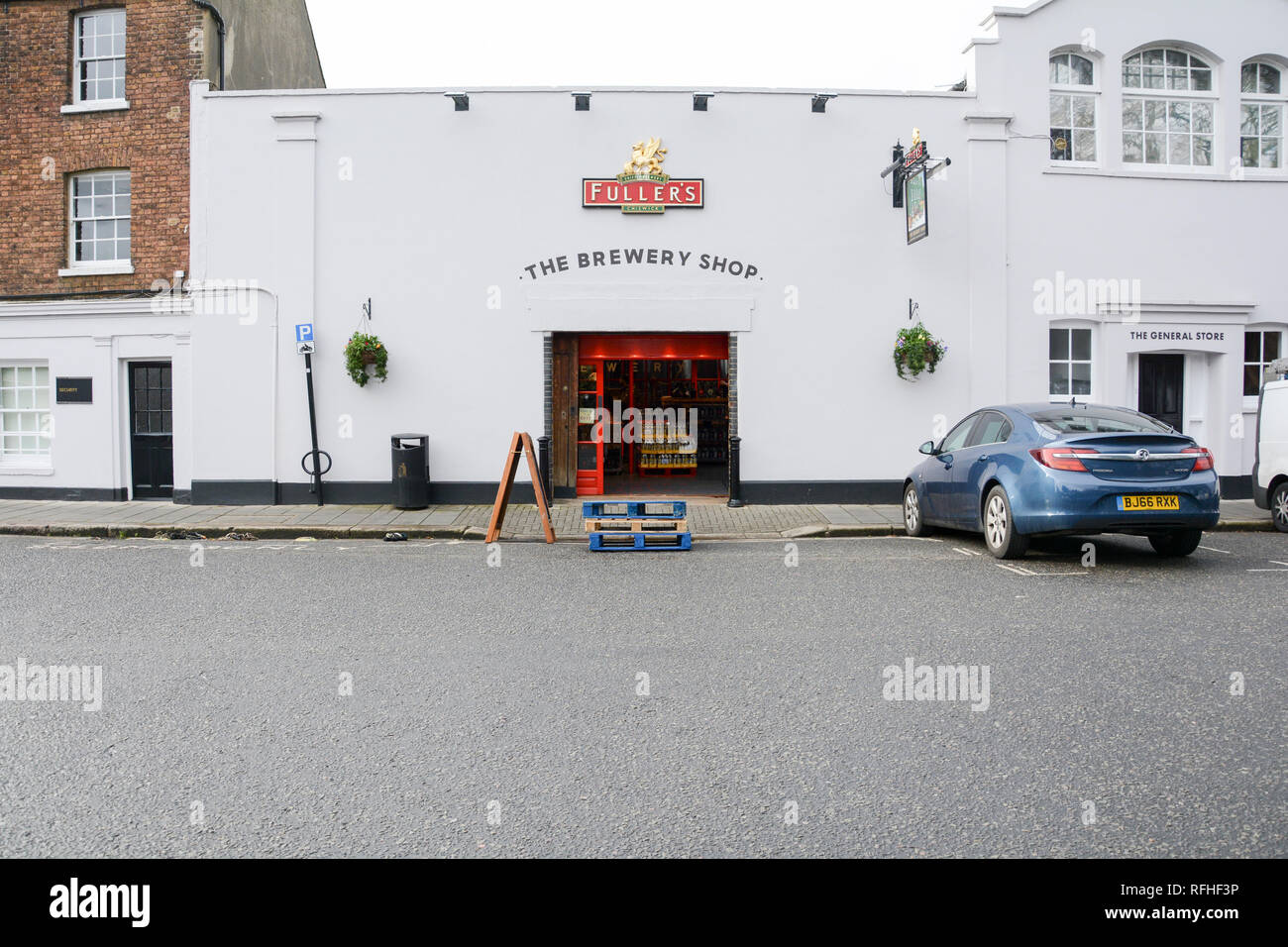 Londres, Royaume-Uni. 26 janvier 2019. Fuller Smith & Turner, a accepté une offre de 250 m € d'Asahi, bière japonaise le groupe, pour sa brasserie Griffin à Chiswick Londres Ouest et ses activités dans le domaine de la bière, y compris son célèbre London Pride amer. Credit : Benjamin John/Alamy Live News Banque D'Images