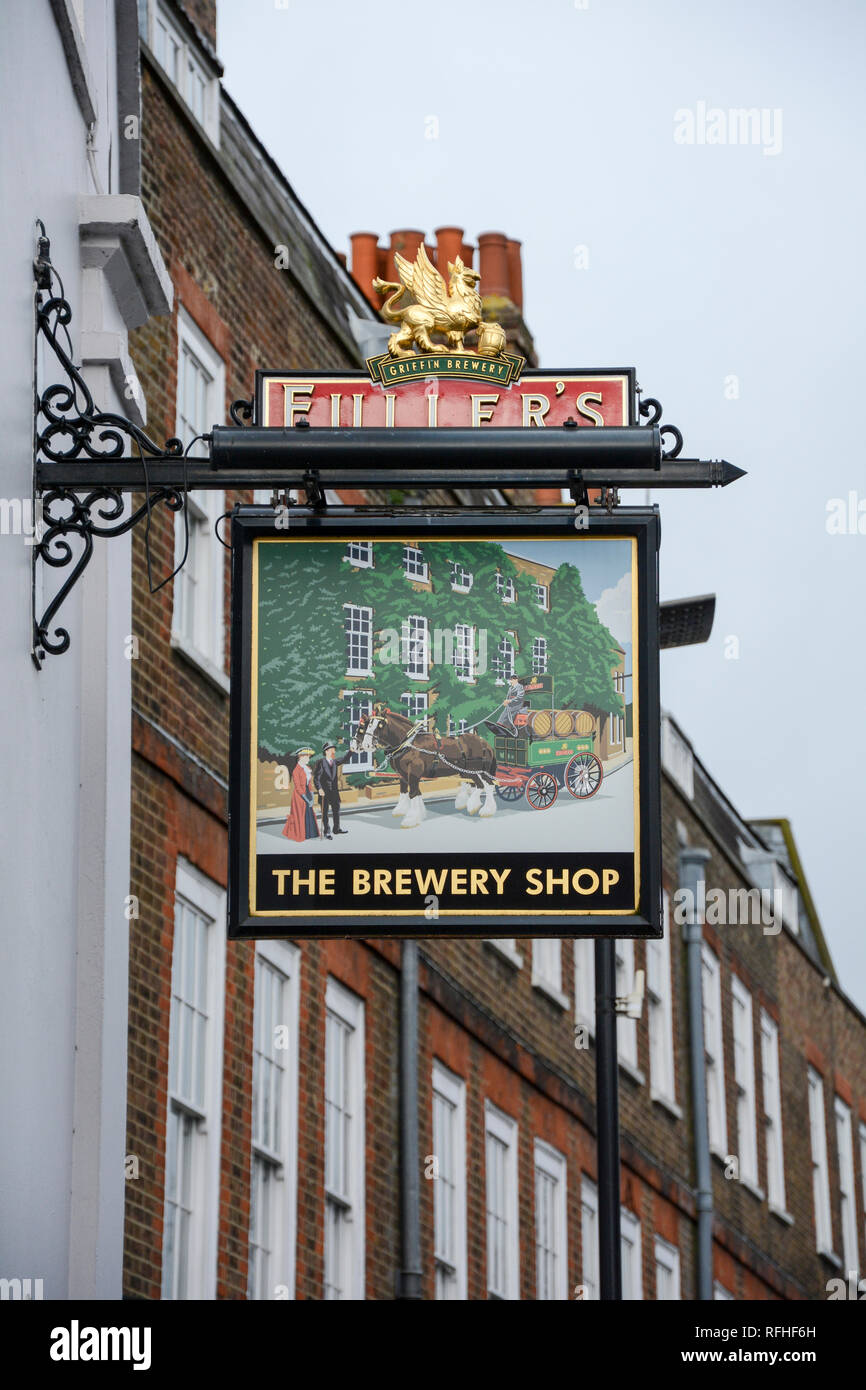 Londres, Royaume-Uni. 26 janvier 2019. Fuller Smith & Turner, a accepté une offre de 250 m € d'Asahi, bière japonaise le groupe, pour sa brasserie Griffin à Chiswick Londres Ouest et ses activités dans le domaine de la bière, y compris son célèbre London Pride amer. Credit : Benjamin John/Alamy Live News Banque D'Images