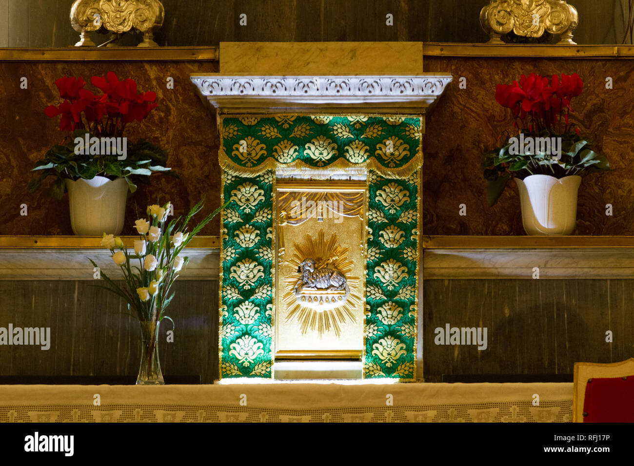 Pavie, Italie. 20 novembre 2017. Le tabernacle de l'Eucharistie dans l'église salésienne "Santa Maria delle Grazie' - Sainte Marie de la grâce à Pavie. Banque D'Images